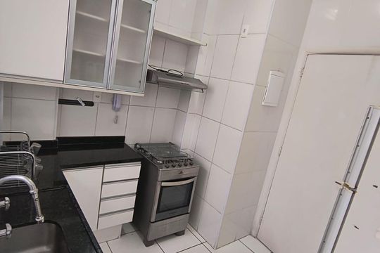 Cozinha de apartamento para alugar com 2 quartos, 80m² em Copacabana, Rio de Janeiro