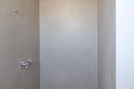 Suíte - Banheiro de apartamento à venda com 2 quartos, 69m² em São Francisco, Curitiba