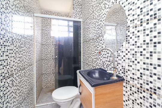 Banheiro de apartamento para alugar com 2 quartos, 50m² em Vila Jacuí, São Paulo