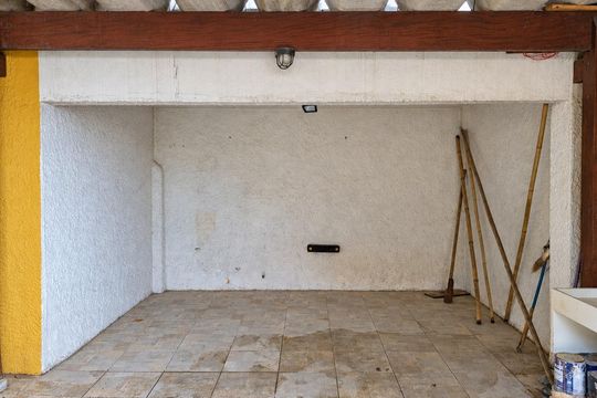 Garagem de casa à venda com 2 quartos, 130m² em Vila Madalena, São Paulo