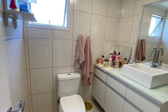 Banheiro de apartamento à venda com 2 quartos, 52m² em Vila Santa Catarina, São Paulo