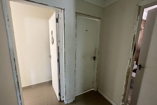 Corredor de casa à venda com 2 quartos, 165m² em Pitangueiras, Rio de Janeiro