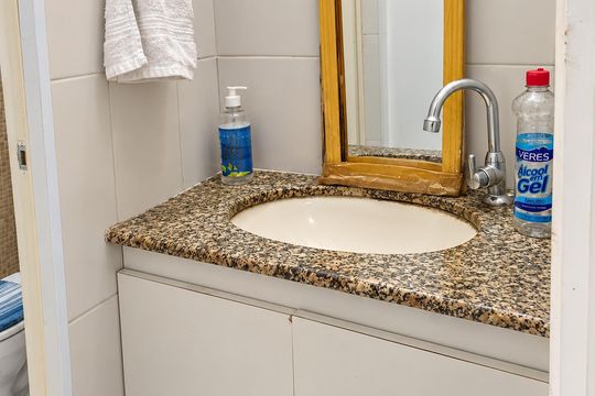 Banheiro de apartamento à venda com 2 quartos, 44m² em Jardim Martins Silva, São Paulo