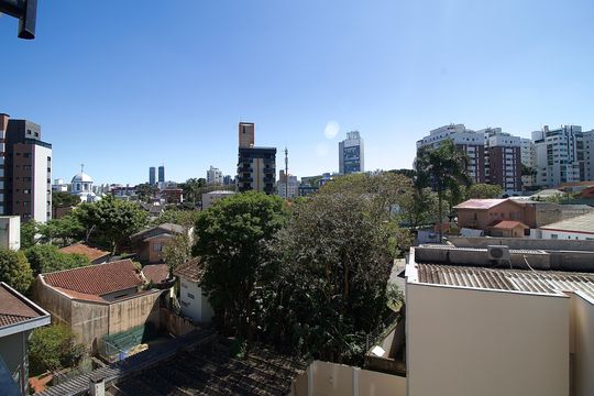 Sacada - Vista de apartamento à venda com 2 quartos, 69m² em São Francisco, Curitiba