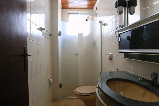 Banheiro de apartamento para alugar com 3 quartos, 99m² em Horto, Belo Horizonte