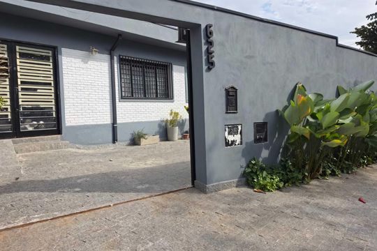 Fachada de casa à venda com 2 quartos, 88m² em Vila Maria, Campinas