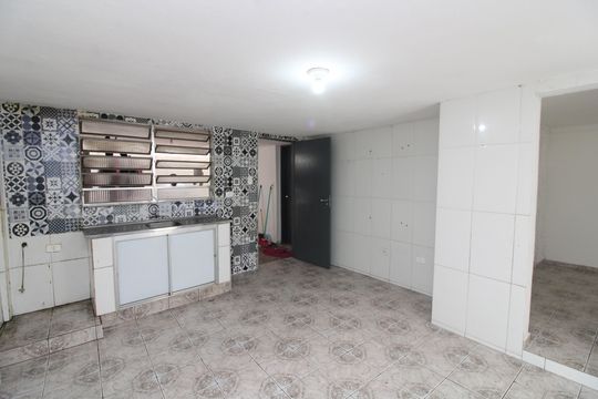 Cozinha de casa para alugar com 1 quarto, 33m² em Vila Buenos Aires, São Paulo