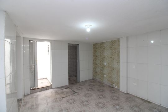 Cozinha de casa para alugar com 1 quarto, 33m² em Vila Buenos Aires, São Paulo