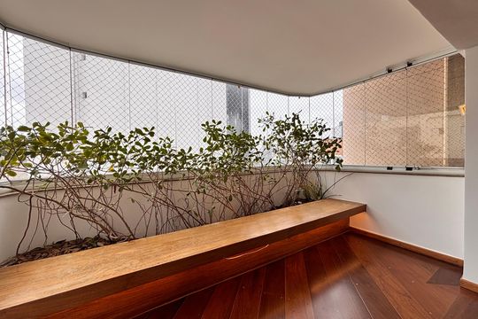 Varanda de apartamento à venda com 2 quartos, 122m² em Vila Olímpia, São Paulo