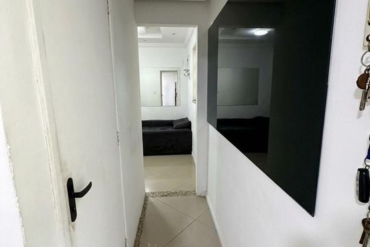 Corredor de casa de condomínio para alugar com 1 quarto, 40m² em Vargem Grande, Rio de Janeiro