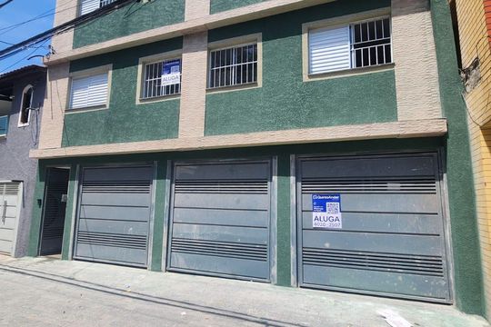 Fachada de apartamento para alugar com 2 quartos, 60m² em Vila Sabrina, São Paulo