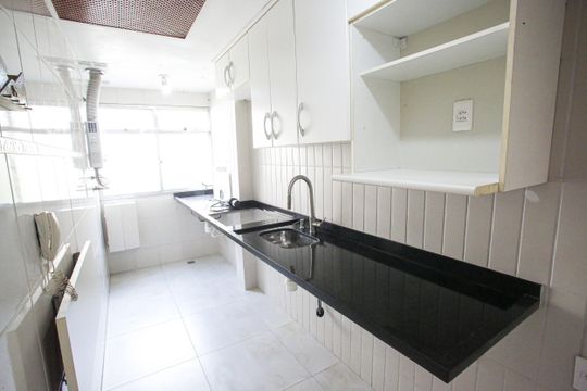 Cozinha de apartamento para alugar com 3 quartos, 67m² em Pechincha, Rio de Janeiro