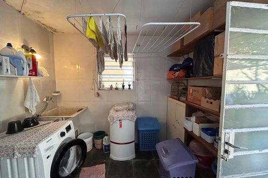 Área de Serviço de casa à venda com 5 quartos, 181m² em Jardim Prudência, São Paulo