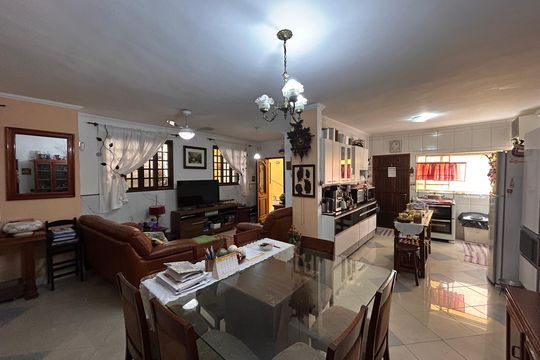 Casa à venda com 5 quartos, 181m² em Jardim Prudência, São Paulo