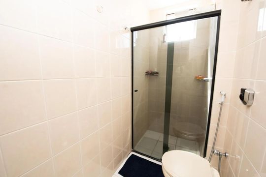 Banheiro Suíte de apartamento para alugar com 3 quartos, 80m² em Novo Eldorado, Contagem