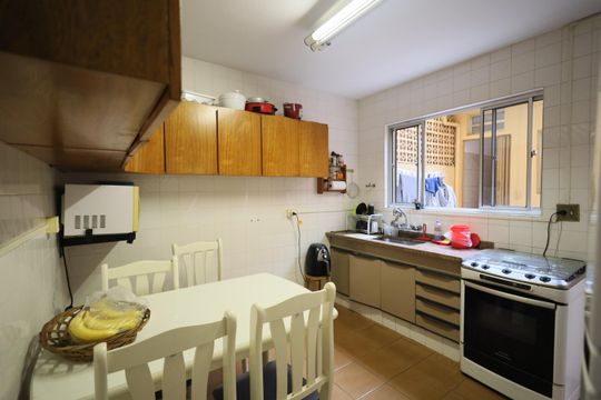 Cozinha de casa à venda com 2 quartos, 75m² em Vila Lageado, São Paulo