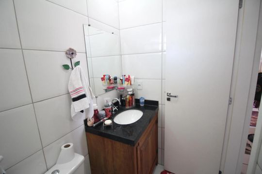 Banheiro de apartamento para alugar com 2 quartos, 70m² em Riacho das Pedras, Contagem