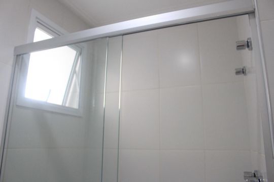 Banheiro Social de apartamento para alugar com 2 quartos, 66m² em Olímpico, São Caetano do Sul