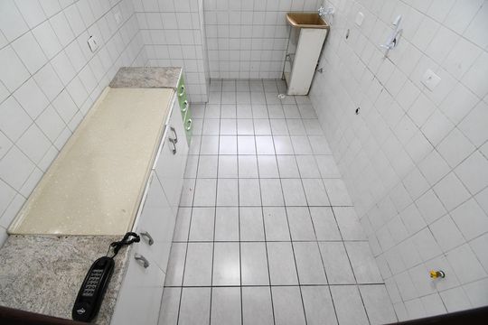Cozinha de apartamento para alugar com 3 quartos, 59m² em Sítio Cercado, Curitiba