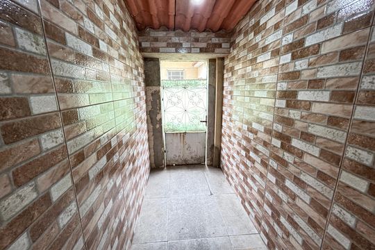 Entrada dos fundos de apartamento para alugar com 2 quartos, 52m² em Ricardo de Albuquerque, Rio de Janeiro