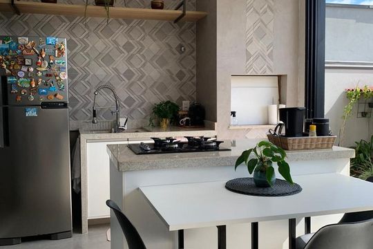 Área externa de casa para alugar com 3 quartos, 300m² em Cezar de Souza, Mogi das Cruzes