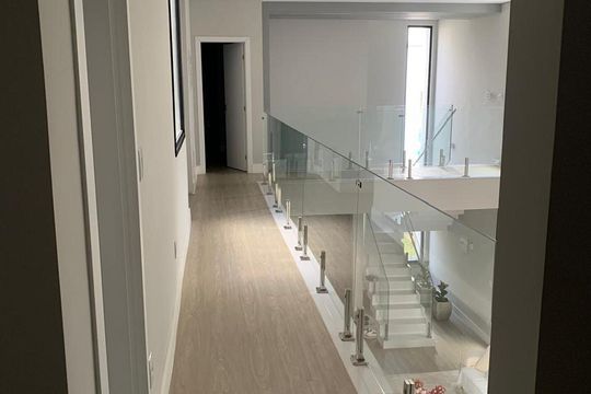 Corredor de casa para alugar com 3 quartos, 300m² em Cezar de Souza, Mogi das Cruzes