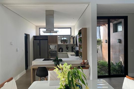 Cozinha de casa para alugar com 3 quartos, 300m² em Cezar de Souza, Mogi das Cruzes