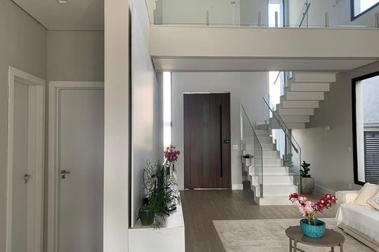 Casa para alugar com 3 quartos, 300m² em Cezar de Souza, Mogi das Cruzes