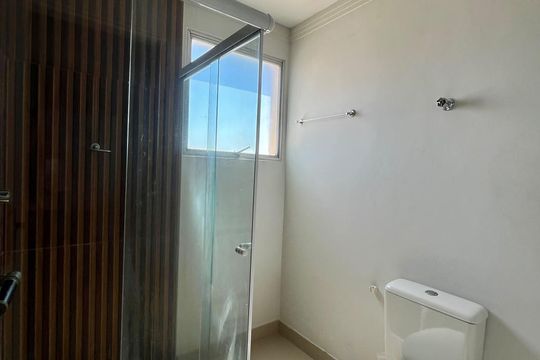 Banheiro de apartamento para alugar com 2 quartos, 75m² em Cambuí, Campinas