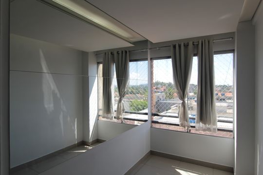 Sala de apartamento para alugar com 2 quartos, 80m² em Ouro Preto, Belo Horizonte