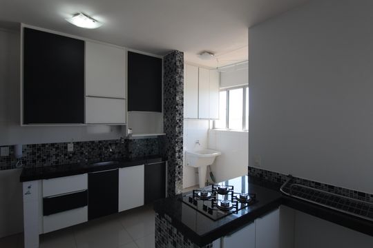 Cozinha e Área de Serviço de apartamento para alugar com 2 quartos, 80m² em Ouro Preto, Belo Horizonte