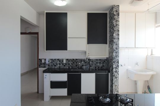Cozinha e Área de Serviço de apartamento para alugar com 2 quartos, 80m² em Ouro Preto, Belo Horizonte