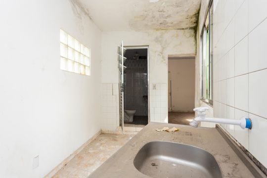 Cozinha 2 de casa à venda com 4 quartos, 125m² em Socorro, São Paulo