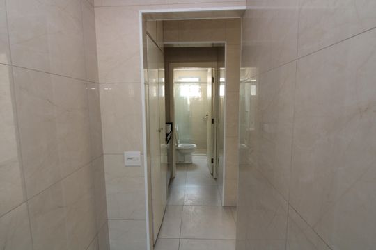 Corredor de apartamento para alugar com 2 quartos, 43m² em Cohab Padre Manoel da Nobrega, São Paulo