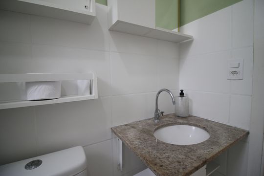 Banheiro de apartamento para alugar com 2 quartos, 49m² em Pechincha, Rio de Janeiro