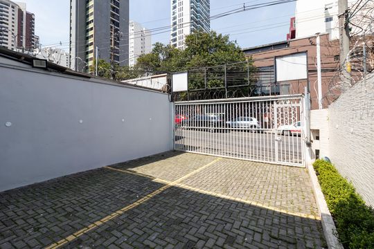 Garagem de casa à venda com 4 quartos, 190m² em Alto da Lapa, São Paulo
