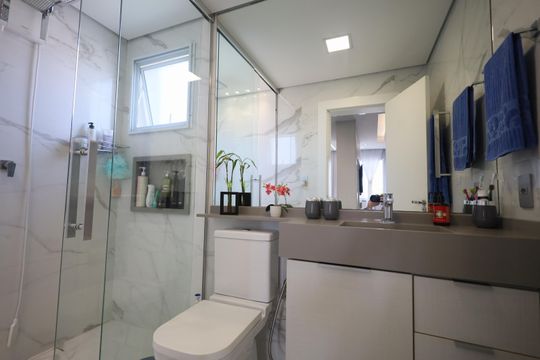 Banheiro da Suíte 1 de casa de condomínio à venda com 3 quartos, 134m² em Km 18, Osasco