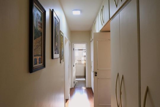 Corredor de apartamento à venda com 4 quartos, 141m² em Colégio Batista, Belo Horizonte