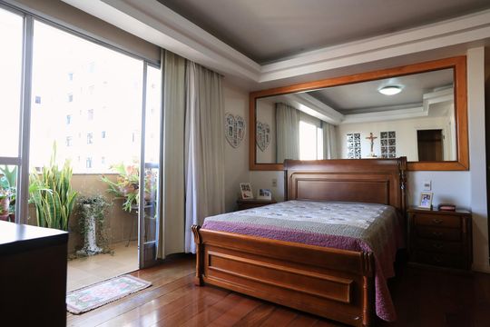 Suíte de apartamento à venda com 4 quartos, 141m² em Colégio Batista, Belo Horizonte