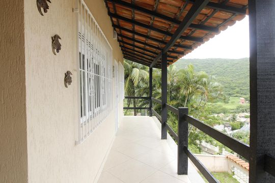 Varanda da Sala de casa de condomínio para alugar com 3 quartos, 350m² em Jardim Pero, Cabo Frio