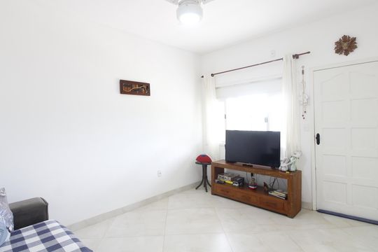 Casa de Condomínio para alugar com 3 quartos, 350m² em Jardim Pero, Cabo Frio