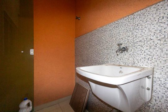 Área de Serviço de casa de condomínio à venda com 2 quartos, 62m² em Vila Uniao (zona Leste), São Paulo
