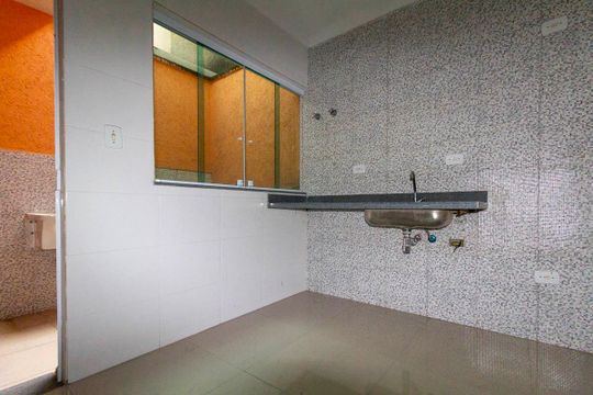 Cozinha de casa de condomínio à venda com 2 quartos, 62m² em Vila Uniao (zona Leste), São Paulo