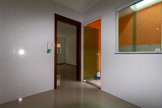 Cozinha de casa de condomínio à venda com 2 quartos, 62m² em Vila Uniao (zona Leste), São Paulo