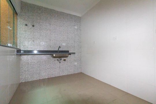 Cozinha de casa de condomínio à venda com 2 quartos, 62m² em Vila Uniao (zona Leste), São Paulo