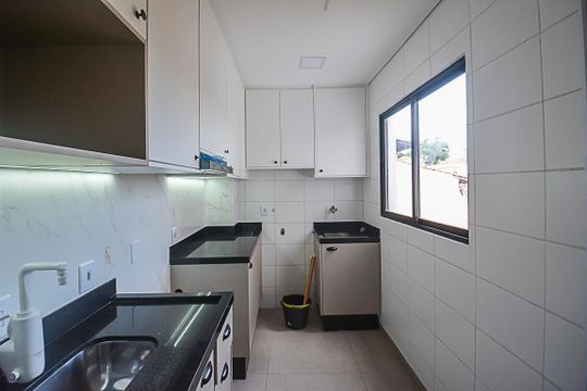 Cozinha e Área de Serviço de apartamento à venda com 2 quartos, 55m² em Baeta Neves, São Bernardo do Campo