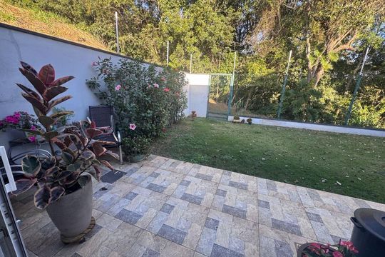 Casa à venda com 3 quartos, 151m² em Jardim Promeca, Várzea Paulista