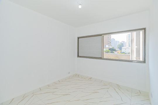 Quarto 2 de apartamento para alugar com 2 quartos, 65m² em Vila Cordeiro, São Paulo