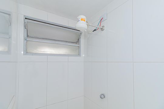 Banheiro de apartamento para alugar com 2 quartos, 65m² em Vila Cordeiro, São Paulo