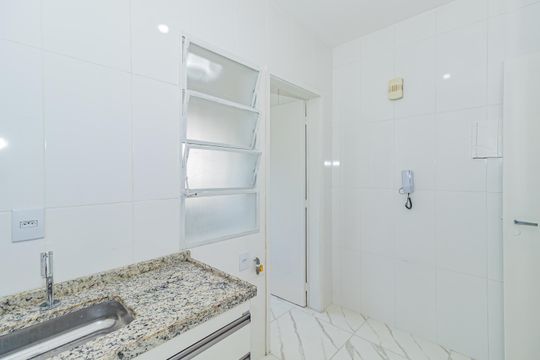 Cozinha de apartamento para alugar com 2 quartos, 65m² em Vila Cordeiro, São Paulo